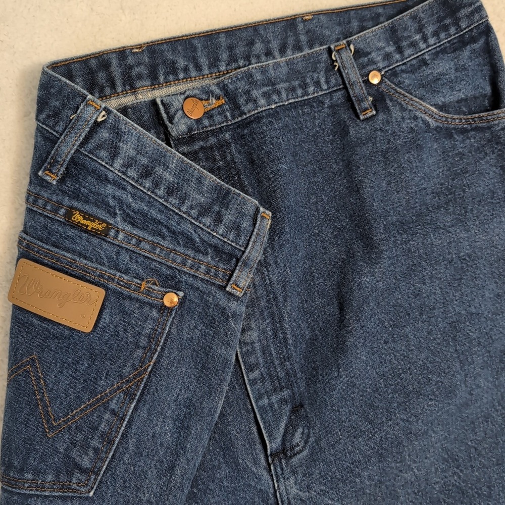 Men's Wrangler Blue Jeans Size:‎ 48X32 Cotton